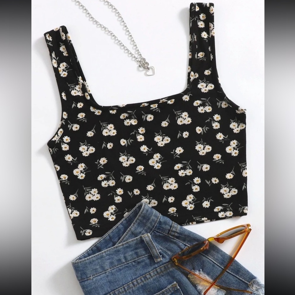 SHEIN EZwear Plus Lettuce Trim Butterfly Print Cami Top